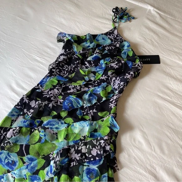 Brand New- Elliatt Briony Asymmetrical Maxi Dress in Black Floral 🦋 Dresses